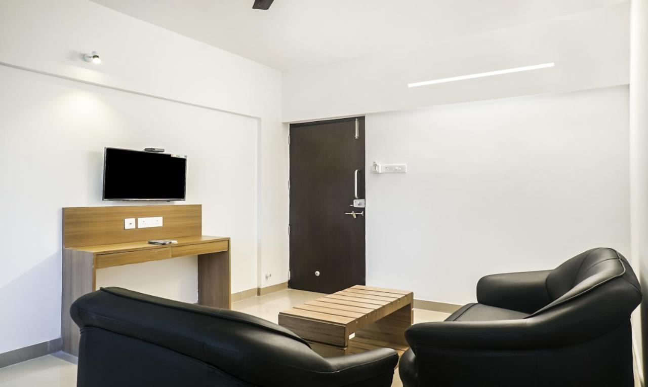 Treebo Luxe Suite, Shivaji Nagar Pune Bagian luar foto