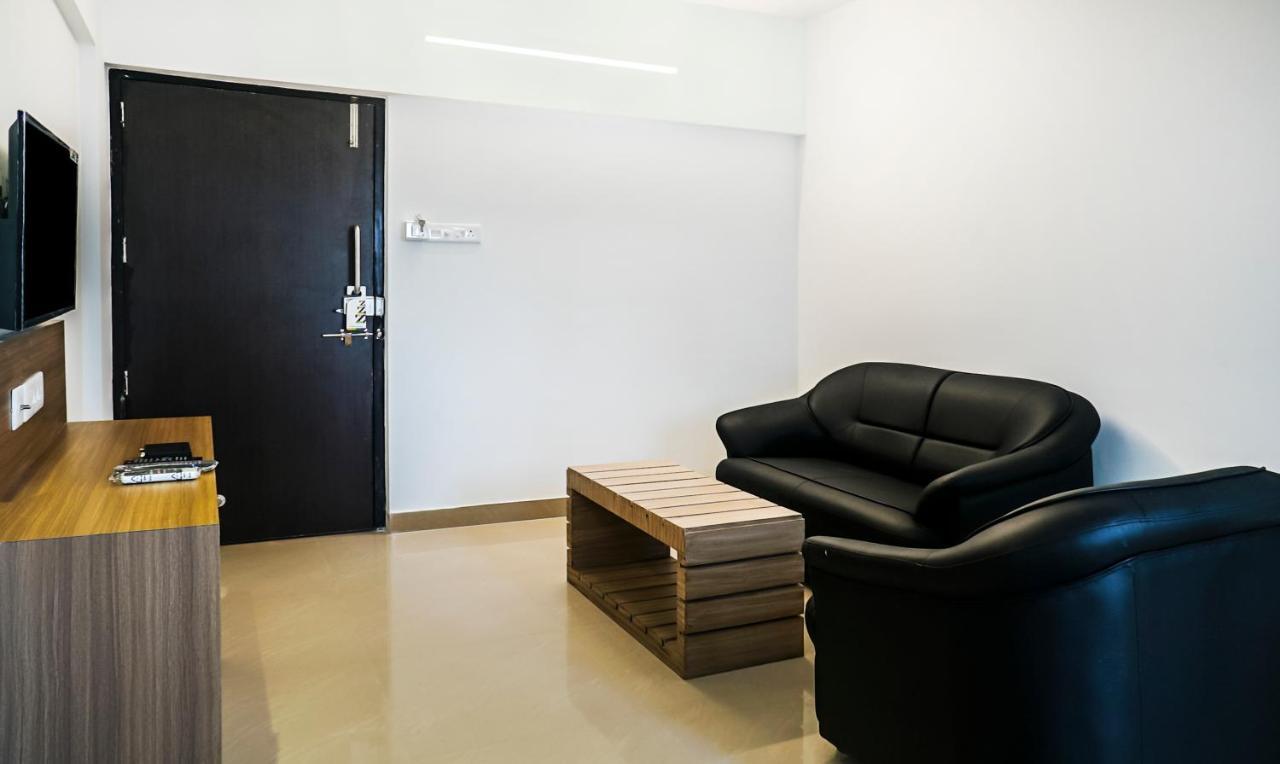Treebo Luxe Suite, Shivaji Nagar Pune Bagian luar foto